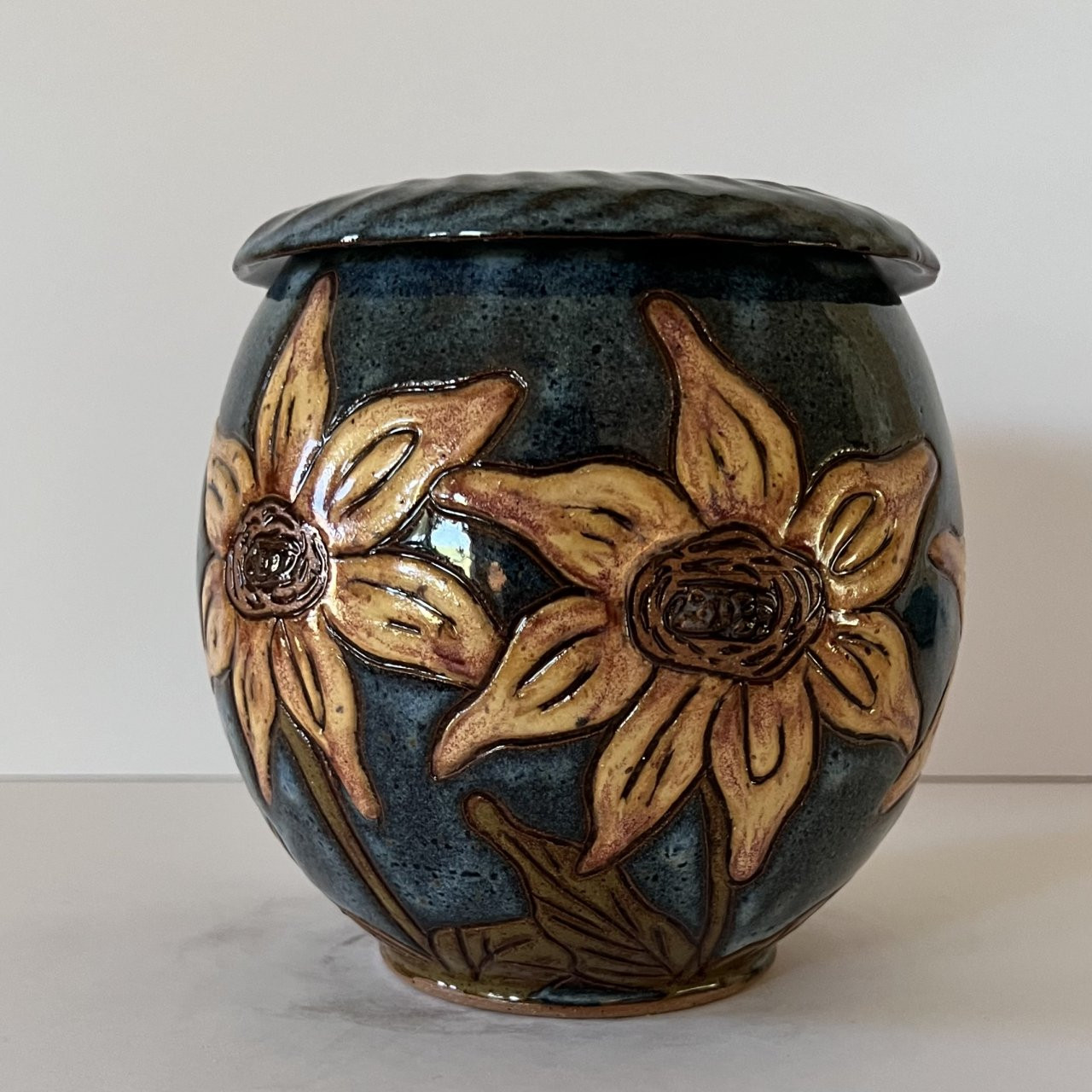 Round Sunflower Ash Urn